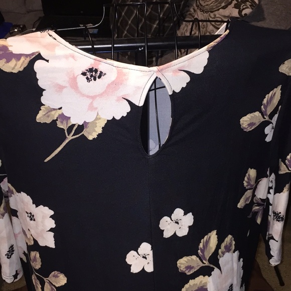 Dress - Picture 5 of 5